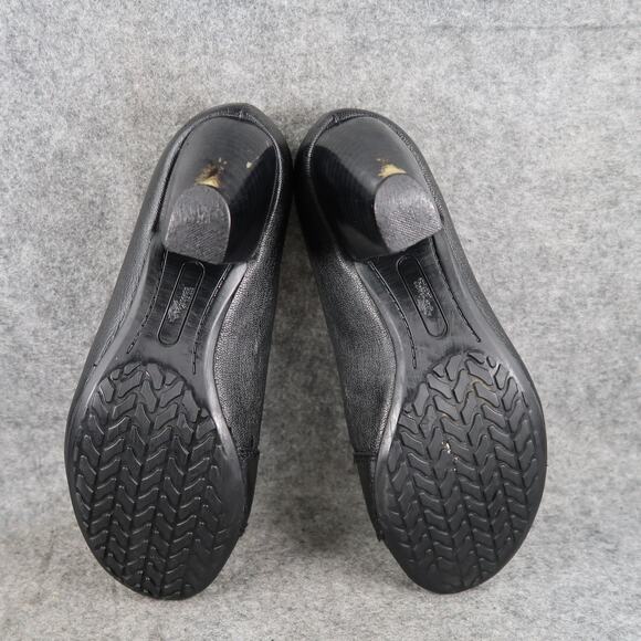 Strictly Comfort Shoes Womens 7 Pumps Heels Leather Closed Toe Button Moc Black - Picture 11 of 14